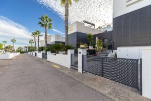 Semi Detached House for sale in Villamartin