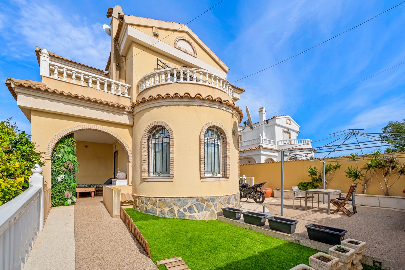 3 bedroom house / villa for sale in Villamartin, Costa Blanca