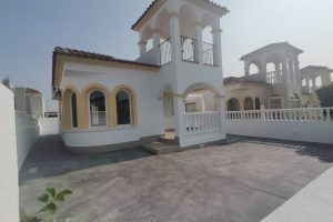 Detached Villa for sale in Algorfa