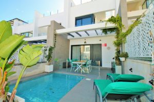 Town House for sale in Villamartin