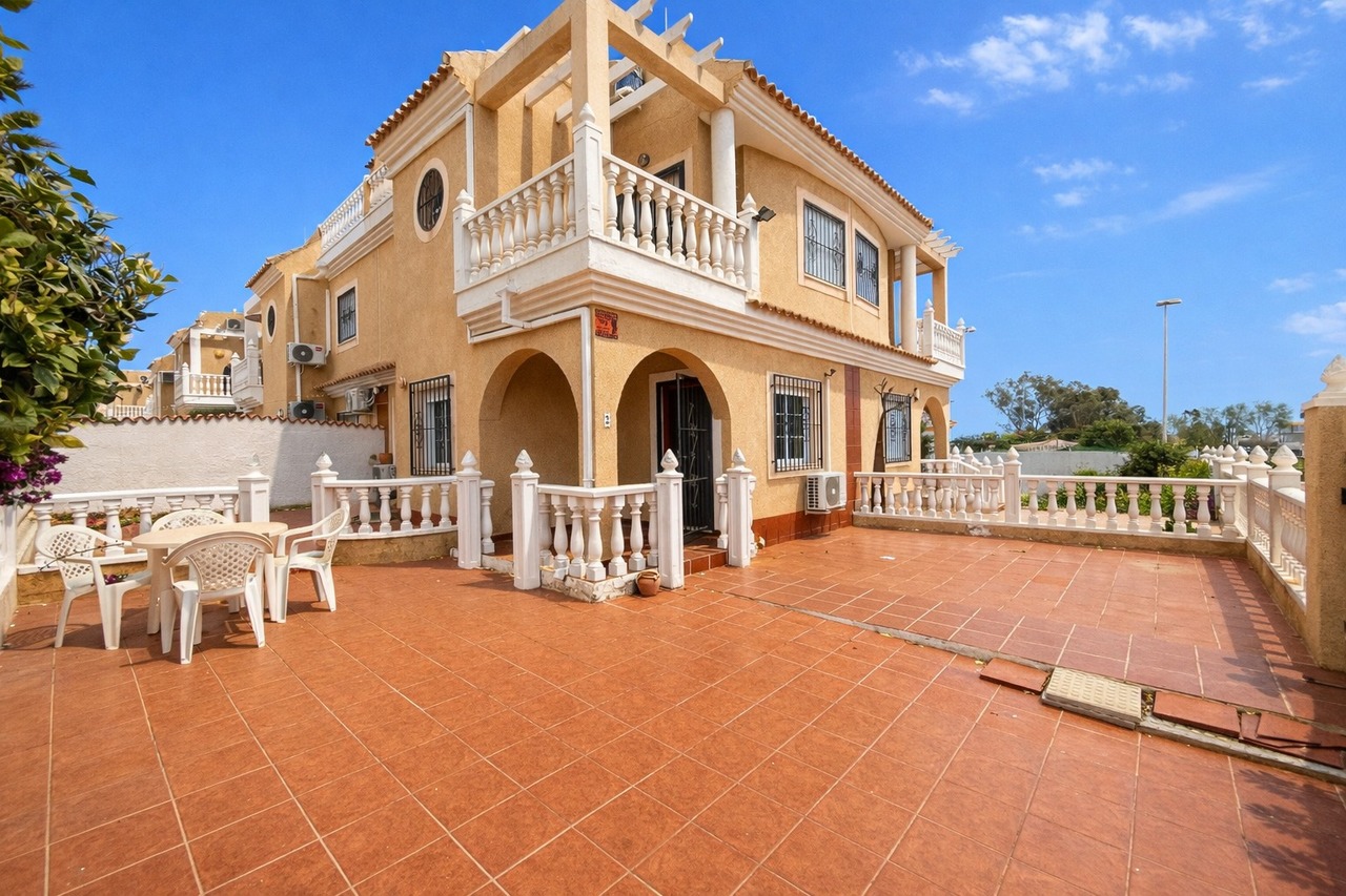 For sale: 3 bedroom house / villa in Cabo Roig, Costa Blanca