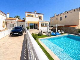 Detached Villa for sale in Villamartin