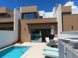 Detached Villa for sale in Algorfa