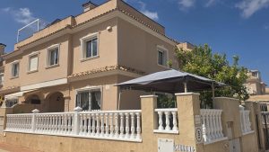 Quad House for sale in Villamartin