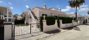 Bungalow for sale in Villamartin