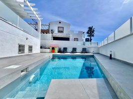 Detached Villa for sale in Villamartin