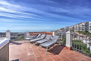 Apartment – Penthouse for sale in Calahonda