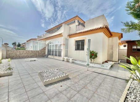 For sale: 3 bedroom house / villa in Playa Flamenca, Costa Blanca
