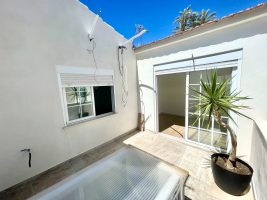 Town House for sale in Daya Vieja
