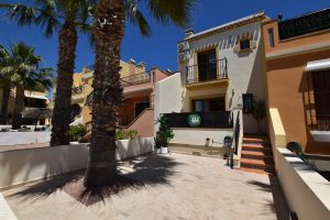 Town House for sale in Algorfa