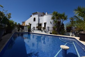 Detached Villa for sale in Algorfa