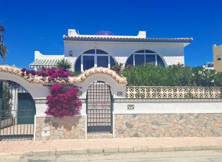 For sale: 3 bedroom house / villa in Villamartin, Costa Blanca