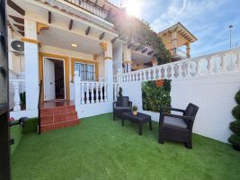 Town House for sale in Punta Prima
