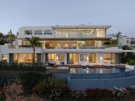 Villa for sale in Benahavís