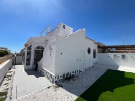 Bungalow for sale in Punta Prima